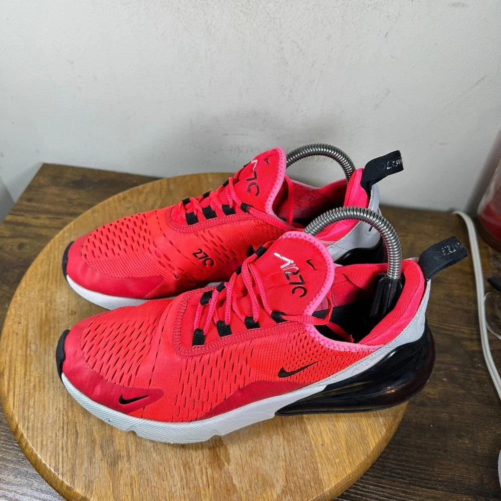 Nike Air Max 270 Mens Red Black White Sneakers AH8050-601 Size 8.5